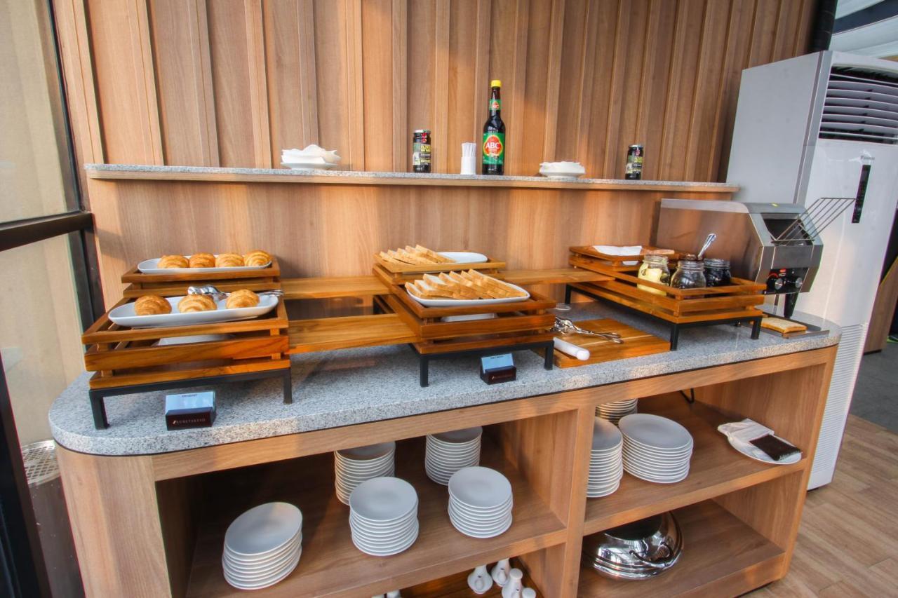 Kuretakeso Kemang Hotel Cakarta Dış mekan fotoğraf